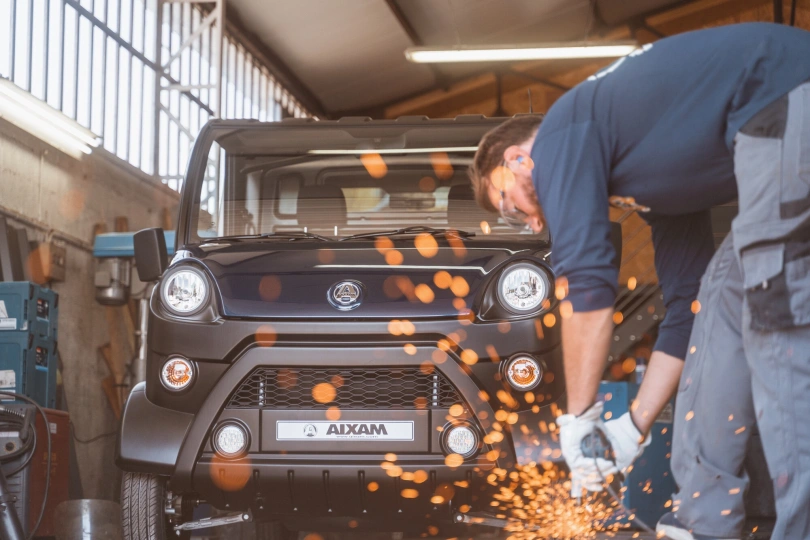 Bez autovadītāja apliecības vadāmās automa&scaron;īnas AIXAM_LIBELLE_D-truck fourgon.jpg